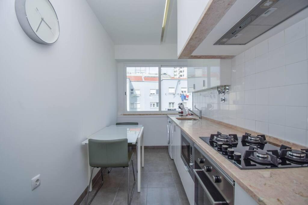 Cozy And Sunny Family Apartment Lissabon Buitenkant foto