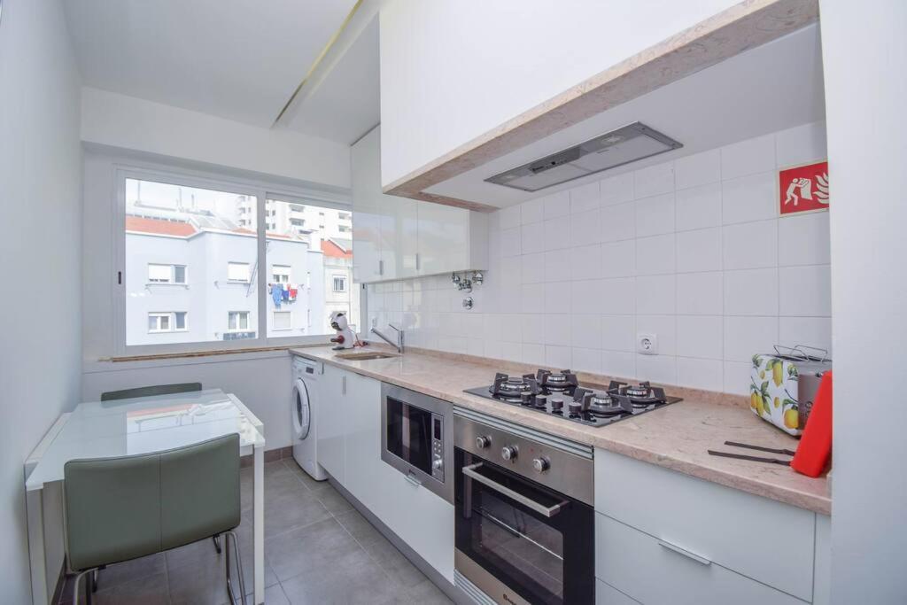 Cozy And Sunny Family Apartment Lissabon Buitenkant foto